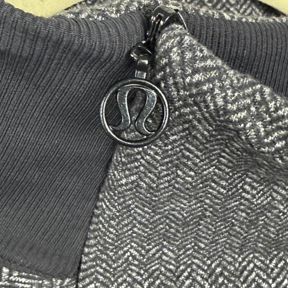 Lululemon Base Runner 1/2 Zip sweater - Picture 2 of 8